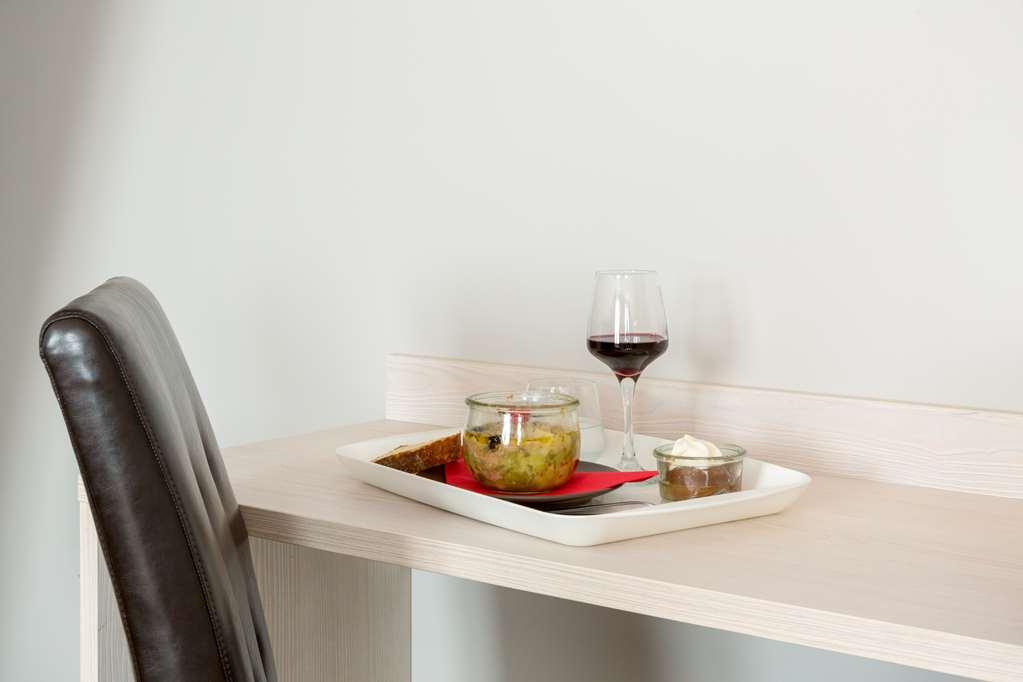 The Originals City Le Relais Des Carnutes Brezolles Verneuil Sur Avre Facilities photo